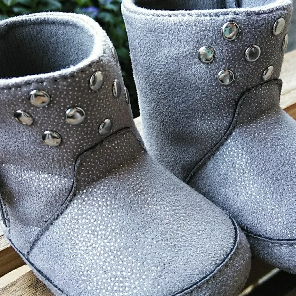 6-9 MONTHS BABY BOOTS: GRAY, SPARKLY AND STUDDED